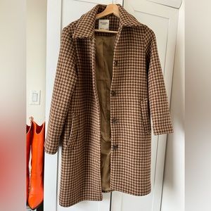 Brown and Tan Houndstooth coat